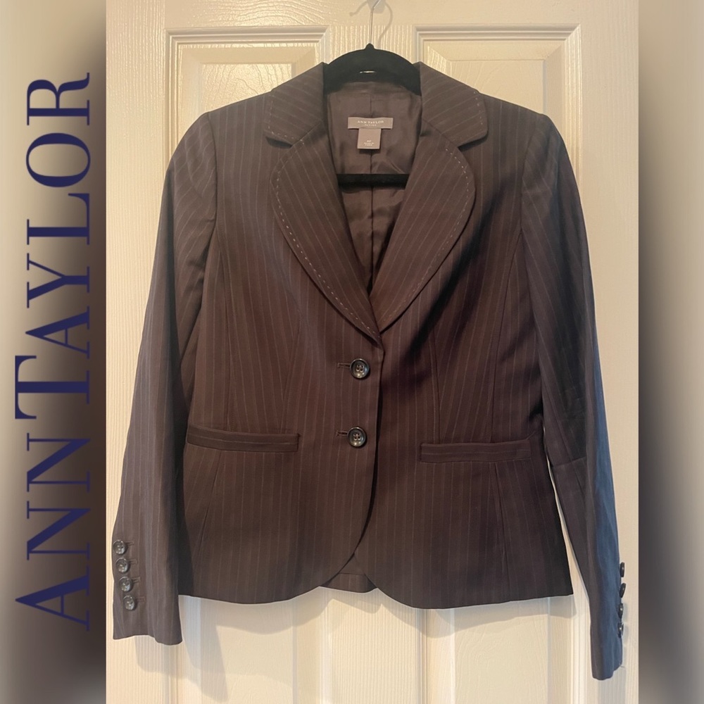ANN TAYLOR PETITE PINSTRIPED Wool 2 Botton Blazer 4P
